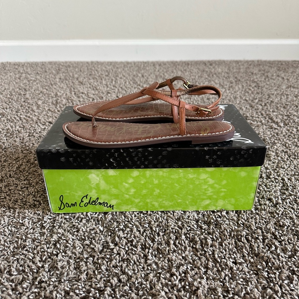 Sam Edelman Women's Gigi T-Strap Flat, size 6.5 - Picture 4 of 5
